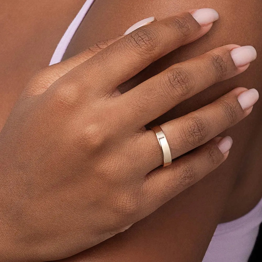 ALIANÇA LISA ANATÔMICA BANHADA A OURO 18K