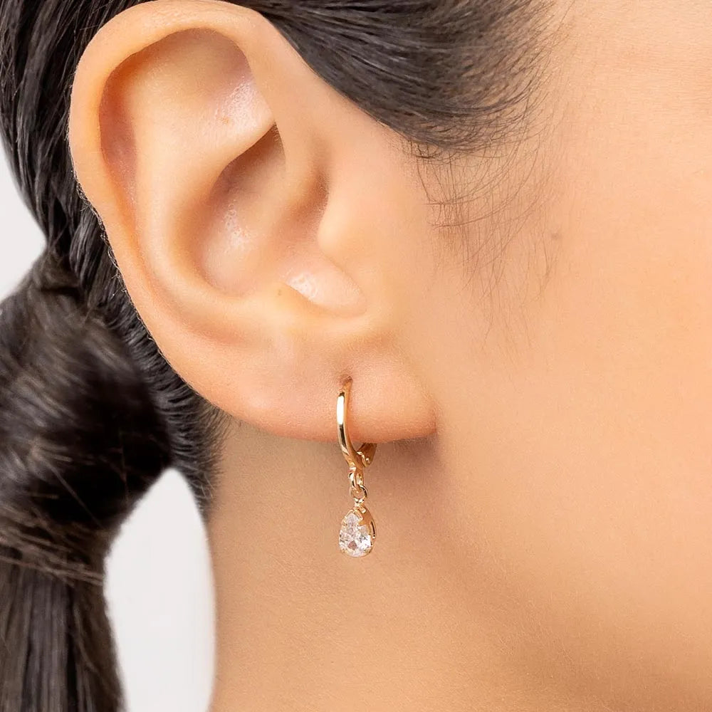 BRINCO ARGOLA BANHADO A OURO 18K COM ZIRCÔNIAS