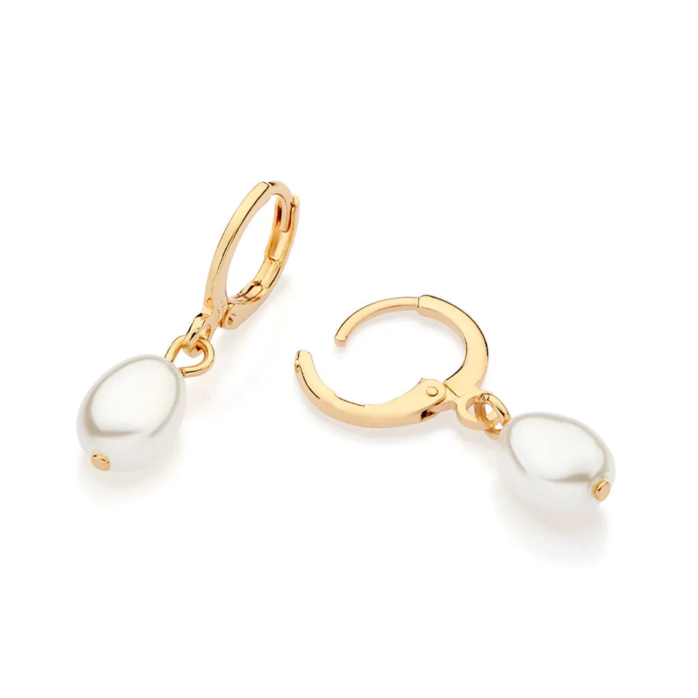 BRINCO ARGOLA BANHADO A OURO 18K COM PÉROLAS BARROCAS