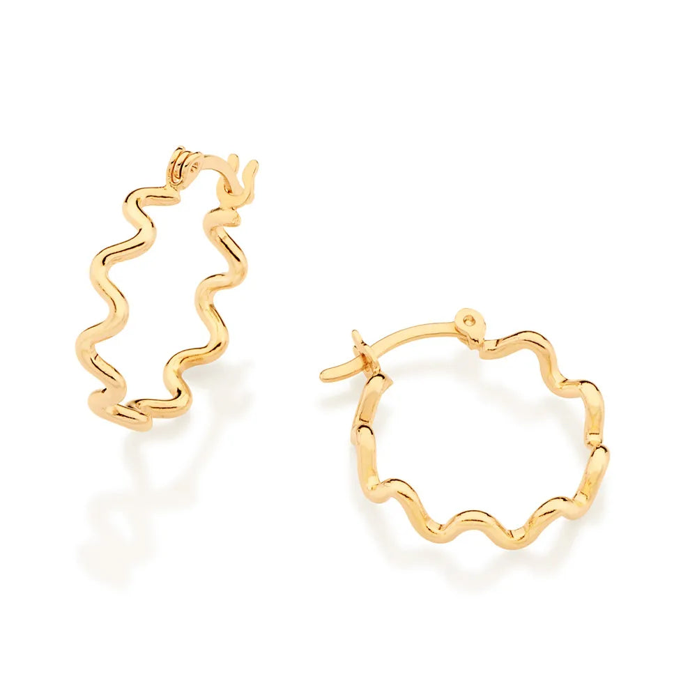 BRINCO ARGOLA ONDULADA BANHADO A OURO 18K
