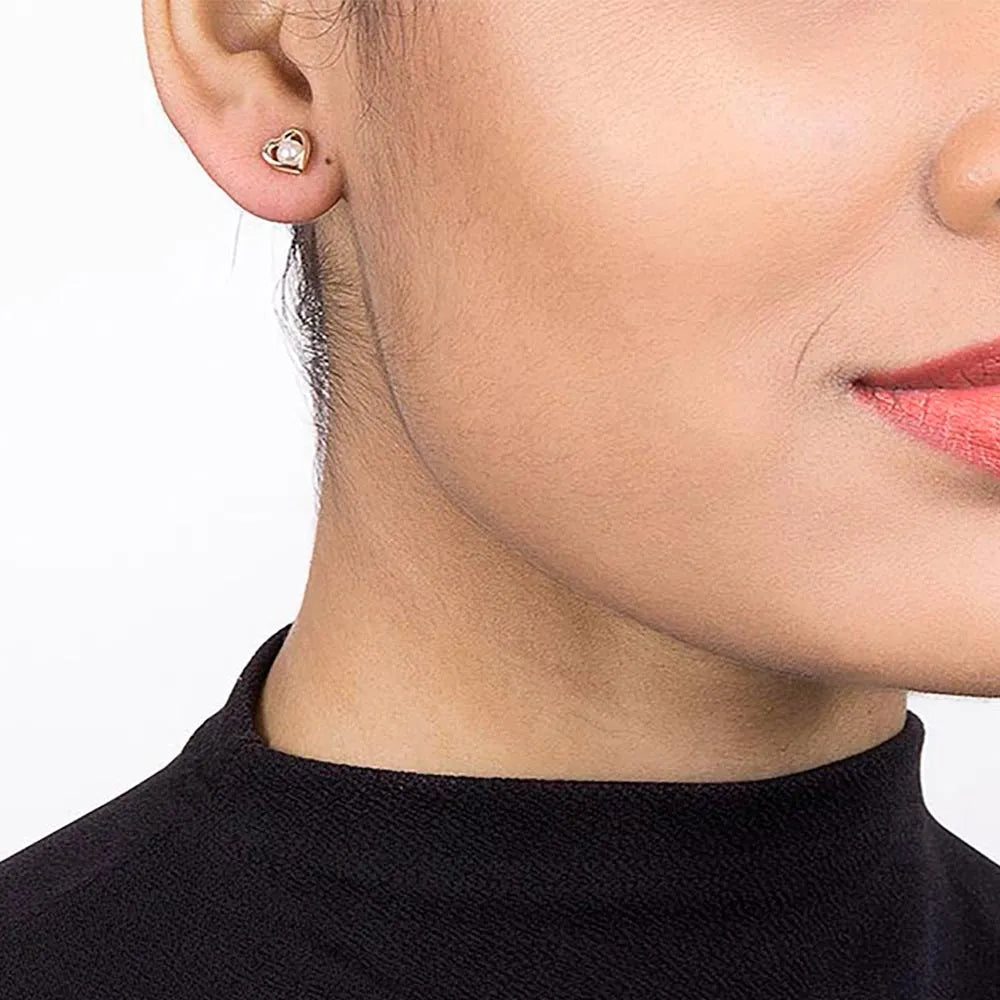 BRINCO BANHADO A OURO 18K COM PÉROLAS SINTÉTICAS